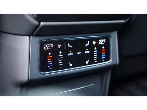 Lamborghini Urus 4.0 V8 650pk Panoramadak NLauto 4-zit Carbon Bang&Olufsen 4-wielsturing Massage Stoelkoeling 23" LMV