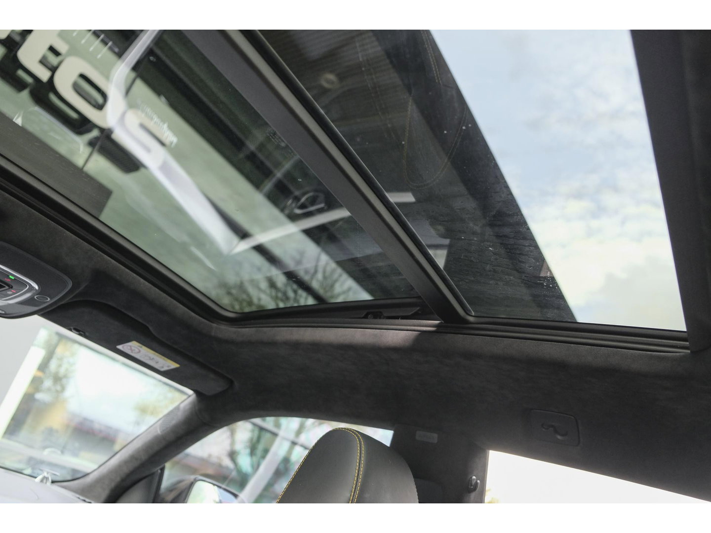 Lamborghini Urus 4.0 V8 650pk Panoramadak NLauto 4-zit Carbon Bang&Olufsen 4-wielsturing Massage Stoelkoeling 23" LMV