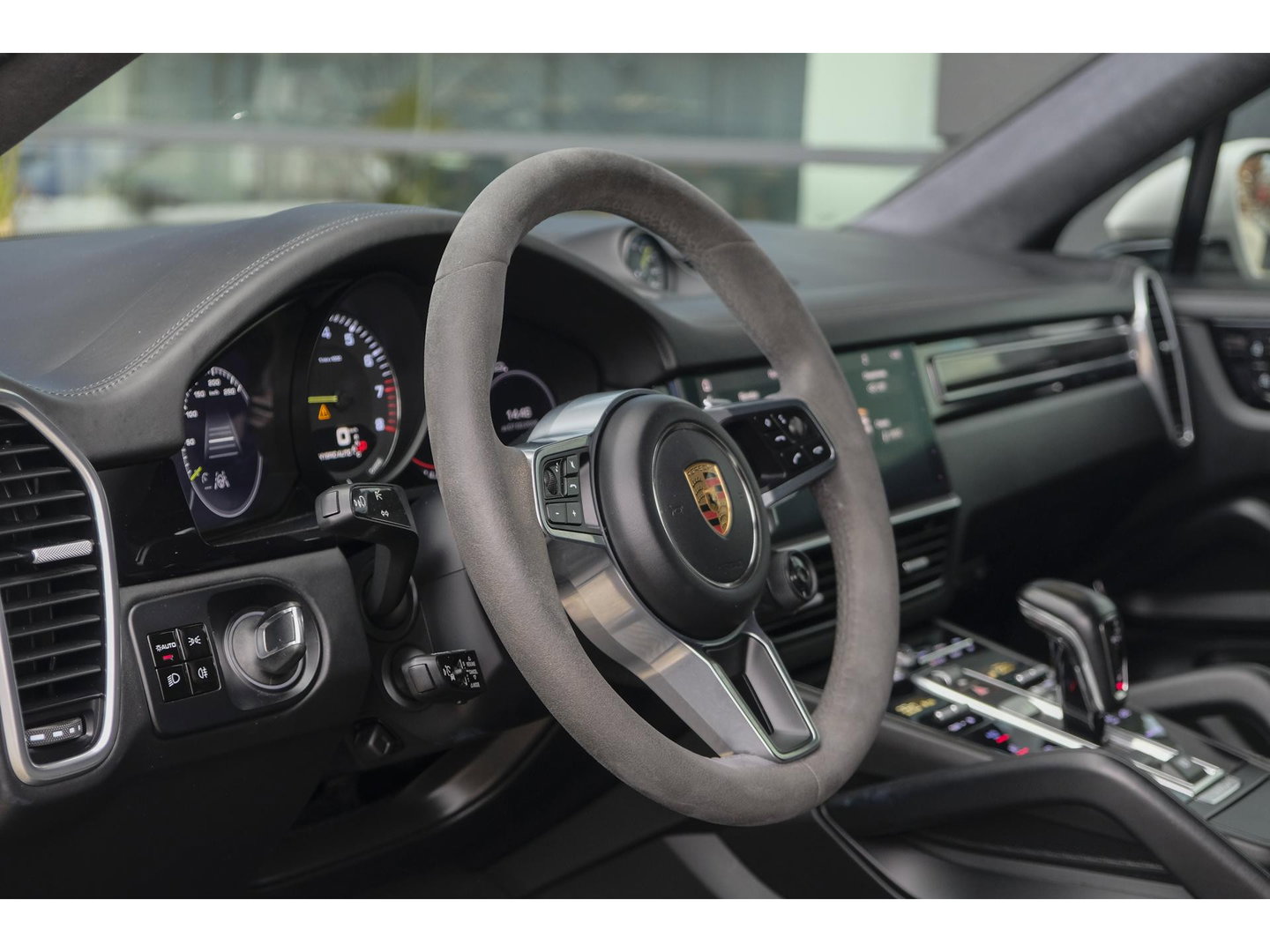 Porsche Cayenne Coupé 3.0 E-Hybrid 462PK Krijtgrijs SportDesign Luchtvering *SOH 82%* Lightweight Package Carbon Dak 4-wielsturing NLauto