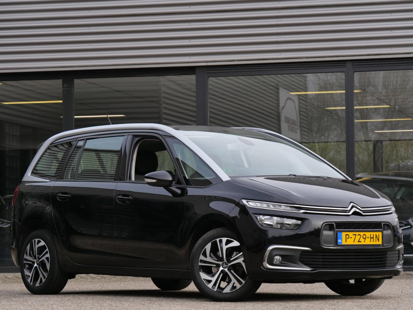 Citroën Grand C4 Spacetourer 1.2 130PK/ 7-PERSOONS/ TREKHAAK/ CAMERA