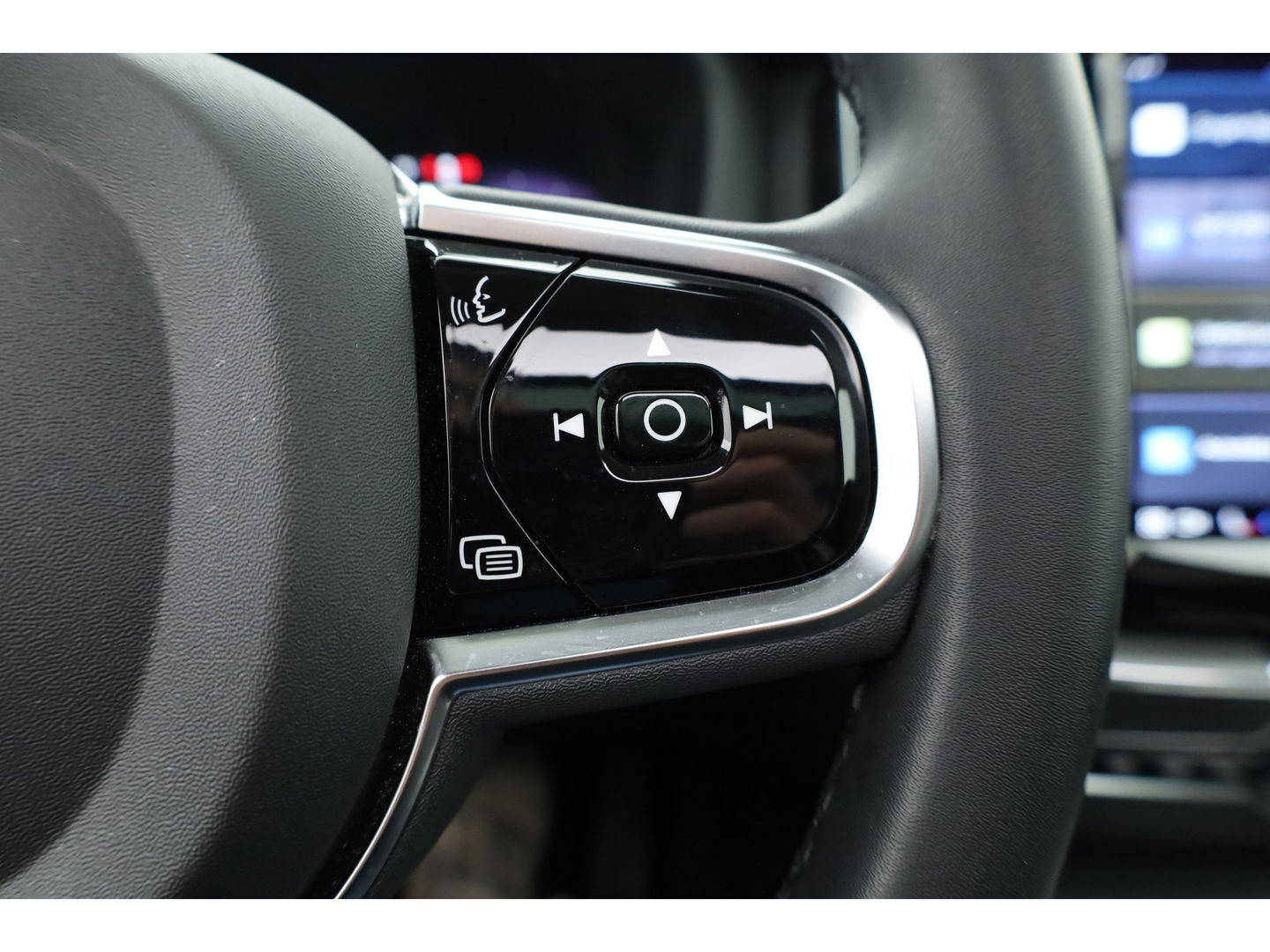 Volvo XC60 2.0 T8 Plug-in hybrid AWD Ultimate Dark | 455 PK | Head-up | Elek. Trekhaak | H&K Audio | 360 camera | ACC |