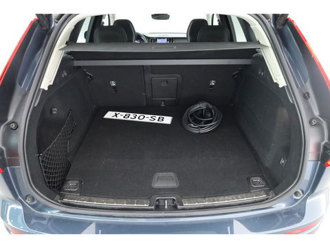 Volvo XC60 2.0 T8 Plug-in hybrid AWD Ultimate Dark | 455 PK | Head-up | Elek. Trekhaak | H&K Audio | 360 camera | ACC |