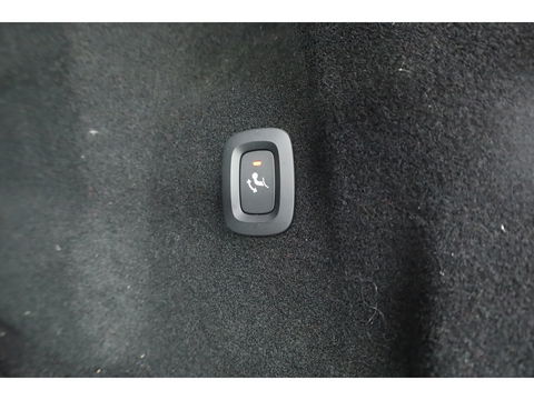 Volvo XC60 2.0 T8 Plug-in hybrid AWD Ultimate Dark | 455 PK | Head-up | Elek. Trekhaak | H&K Audio | 360 camera | ACC |