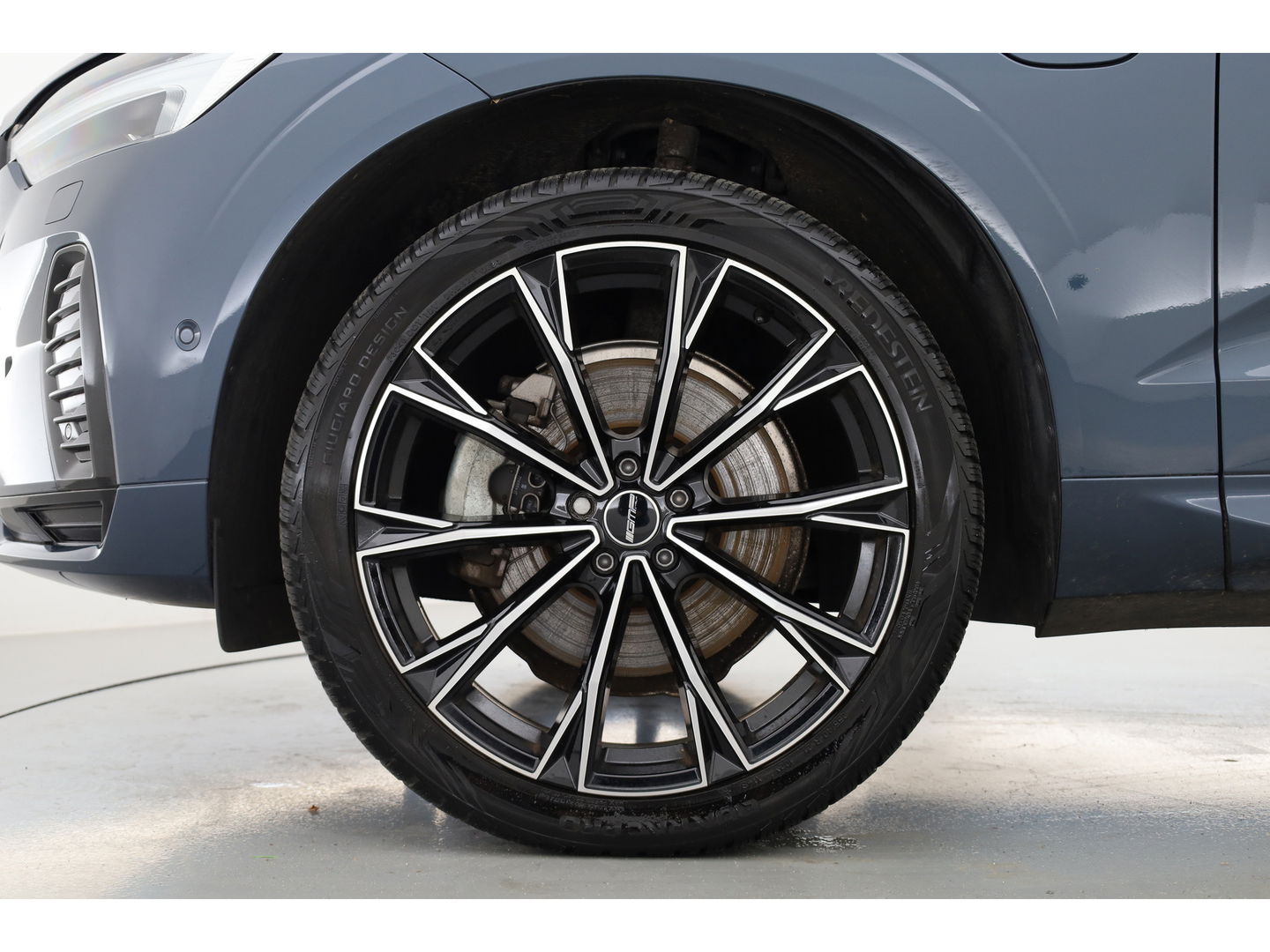 Volvo XC60 2.0 T8 Plug-in hybrid AWD Ultimate Dark | 455 PK | Head-up | Elek. Trekhaak | H&K Audio | 360 camera | ACC |