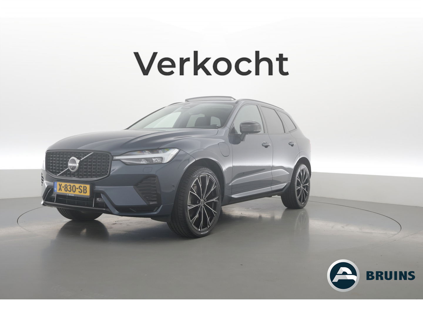Volvo XC60 2.0 T8 Plug-in hybrid AWD Ultimate Dark | 455 PK | Head-up | Elek. Trekhaak | H&K Audio | 360 camera | ACC |