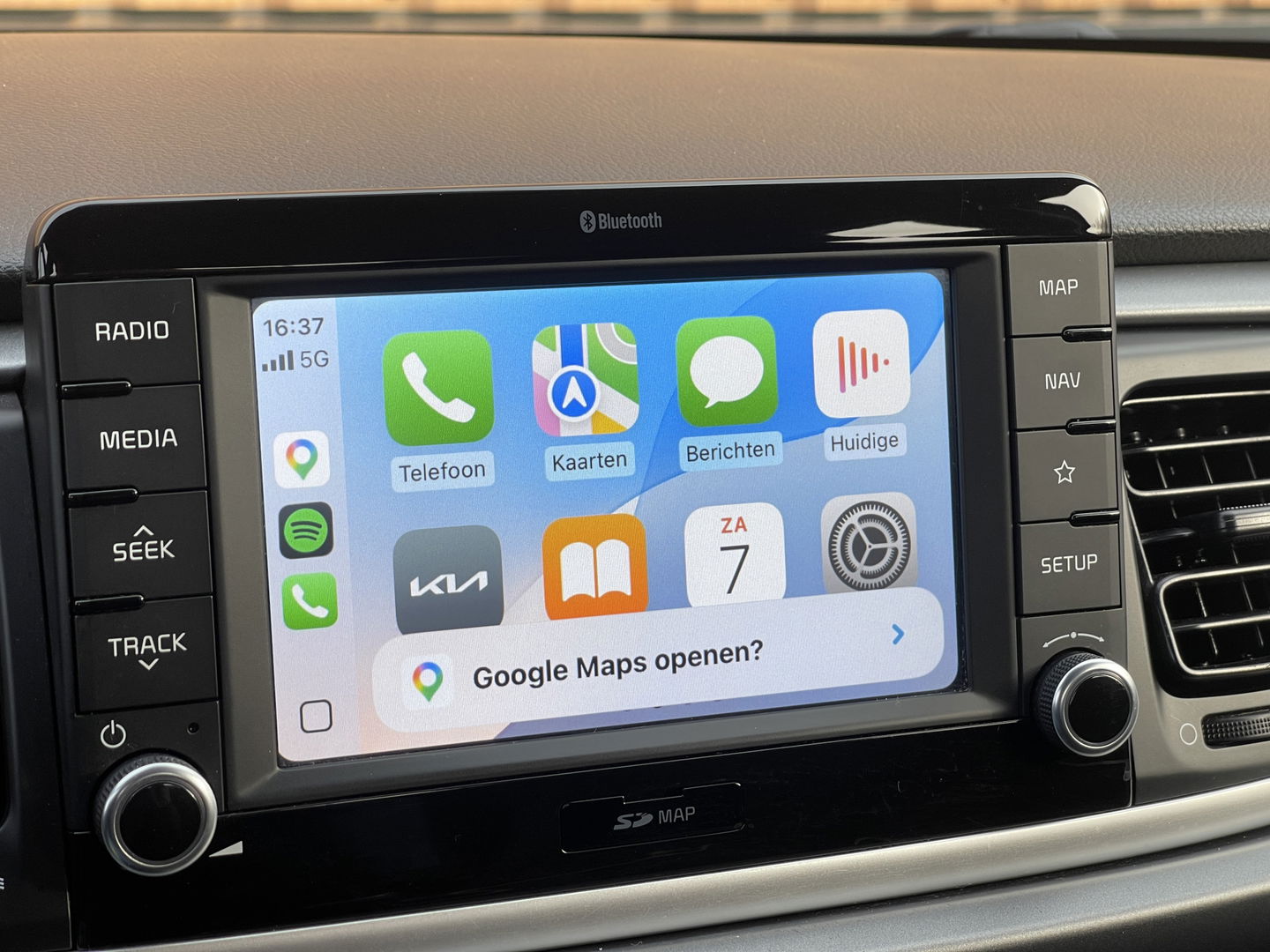 Kia Rio 1.0 TGDI ComfortPlusLine Navigator | Dealer Onderhouden! | Apple Carplay | Android Auto | Camera | Navigatie | DAB | Isofix | Parkeersensoren | LED | Multifunctioneel Stuurwiel |