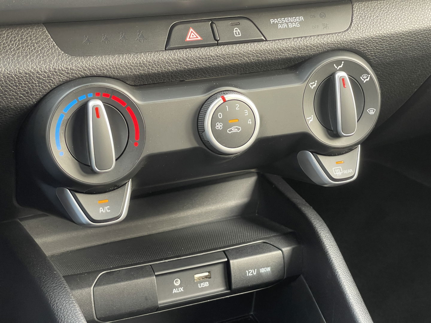 Kia Rio 1.0 TGDI ComfortPlusLine Navigator | Dealer Onderhouden! | Apple Carplay | Android Auto | Camera | Navigatie | DAB | Isofix | Parkeersensoren | LED | Multifunctioneel Stuurwiel |