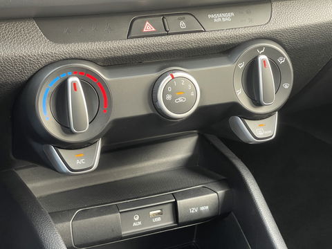 Kia Rio 1.0 TGDI ComfortPlusLine Navigator | Dealer Onderhouden! | Apple Carplay | Android Auto | Camera | Navigatie | DAB | Isofix | Parkeersensoren | LED | Multifunctioneel Stuurwiel |