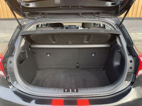 Kia Rio 1.0 TGDI ComfortPlusLine Navigator | Dealer Onderhouden! | Apple Carplay | Android Auto | Camera | Navigatie | DAB | Isofix | Parkeersensoren | LED | Multifunctioneel Stuurwiel |