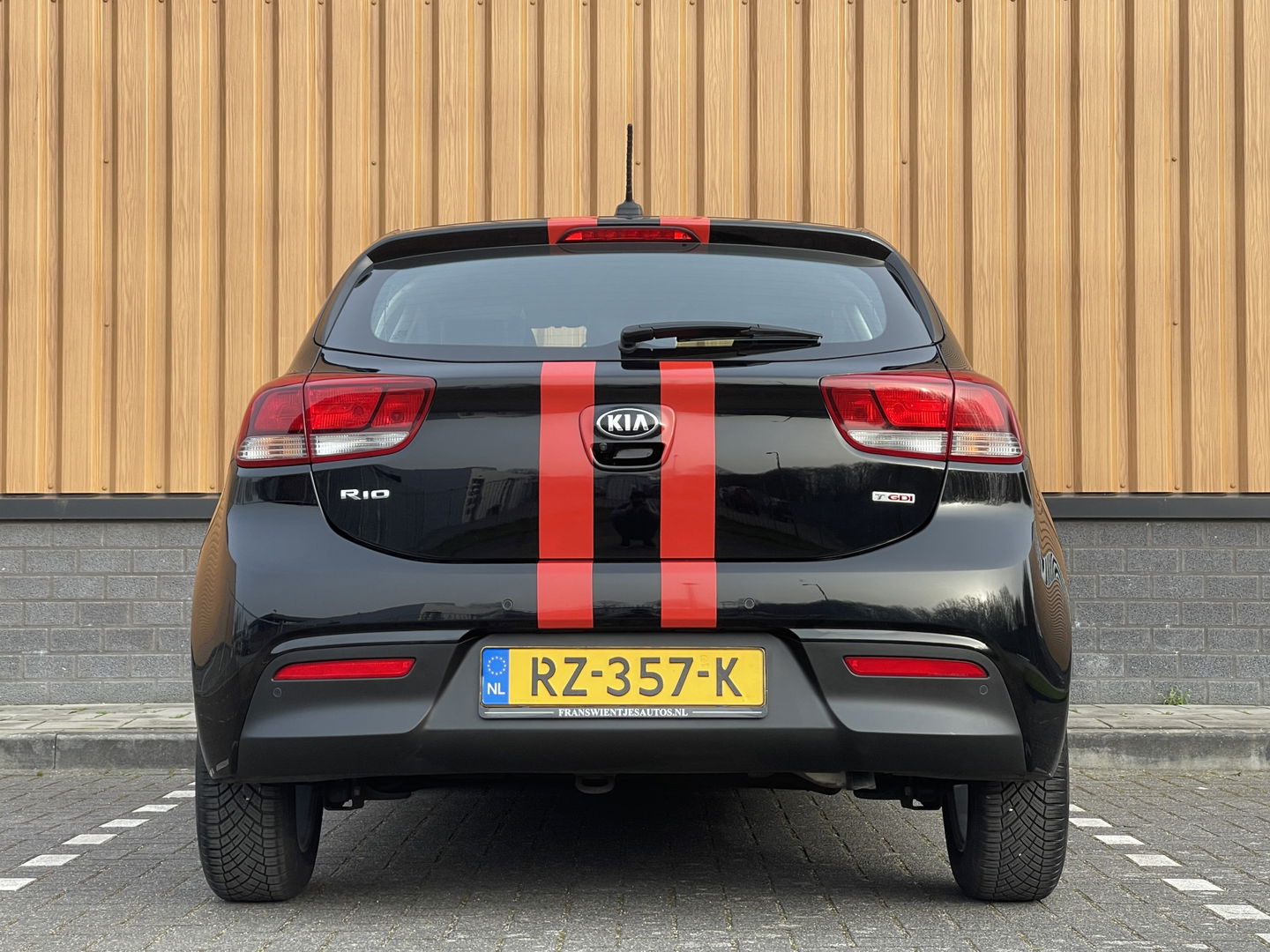 Kia Rio 1.0 TGDI ComfortPlusLine Navigator | Dealer Onderhouden! | Apple Carplay | Android Auto | Camera | Navigatie | DAB | Isofix | Parkeersensoren | LED | Multifunctioneel Stuurwiel |