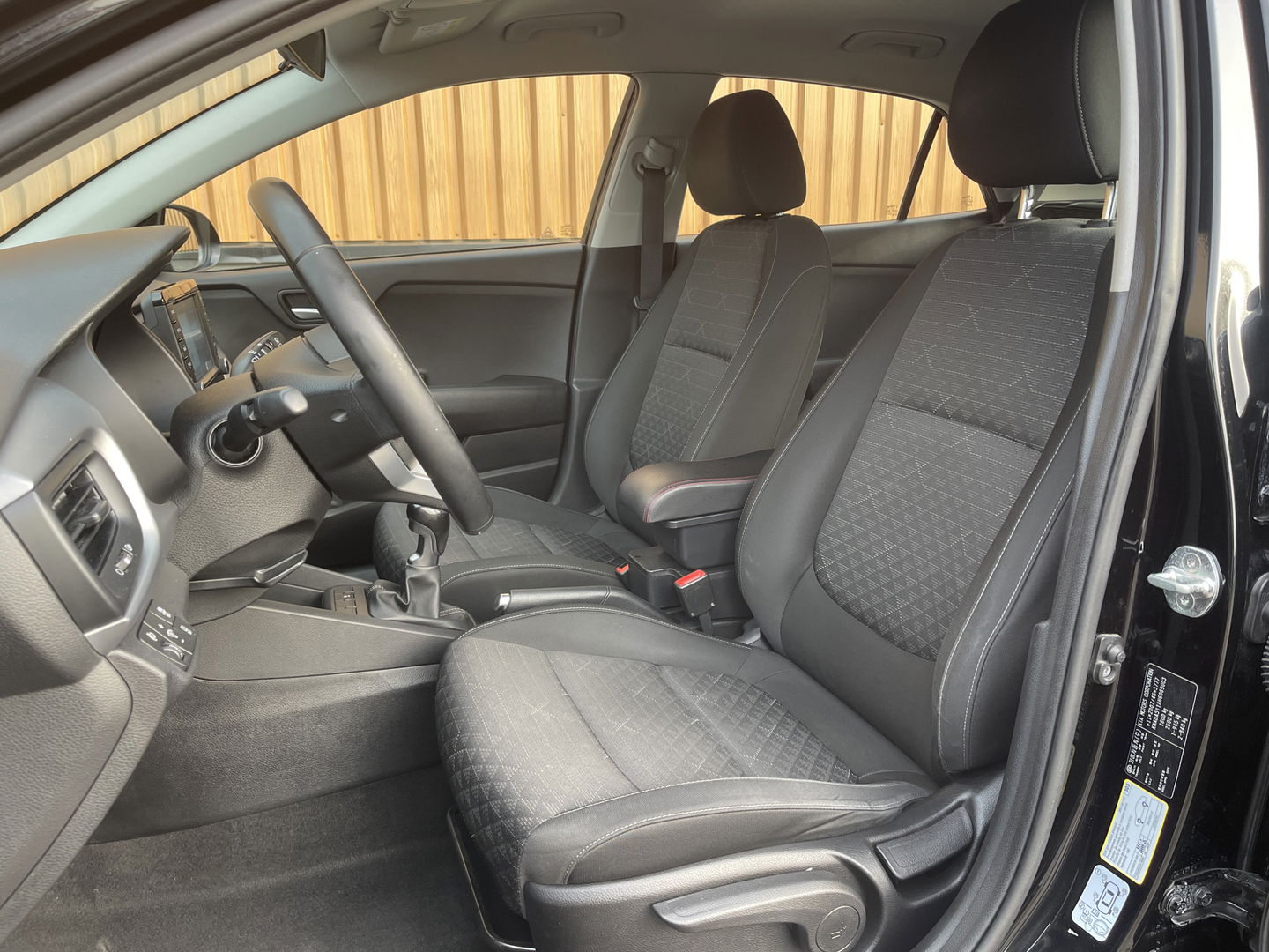 Kia Rio 1.0 TGDI ComfortPlusLine Navigator | Dealer Onderhouden! | Apple Carplay | Android Auto | Camera | Navigatie | DAB | Isofix | Parkeersensoren | LED | Multifunctioneel Stuurwiel |