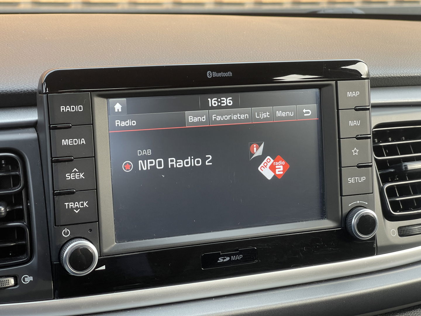 Kia Rio 1.0 TGDI ComfortPlusLine Navigator | Dealer Onderhouden! | Apple Carplay | Android Auto | Camera | Navigatie | DAB | Isofix | Parkeersensoren | LED | Multifunctioneel Stuurwiel |