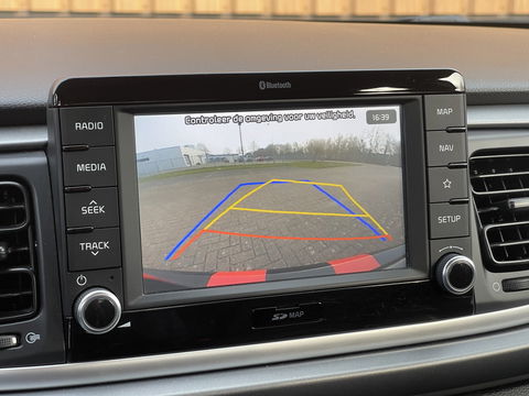 Kia Rio 1.0 TGDI ComfortPlusLine Navigator | Dealer Onderhouden! | Apple Carplay | Android Auto | Camera | Navigatie | DAB | Isofix | Parkeersensoren | LED | Multifunctioneel Stuurwiel |