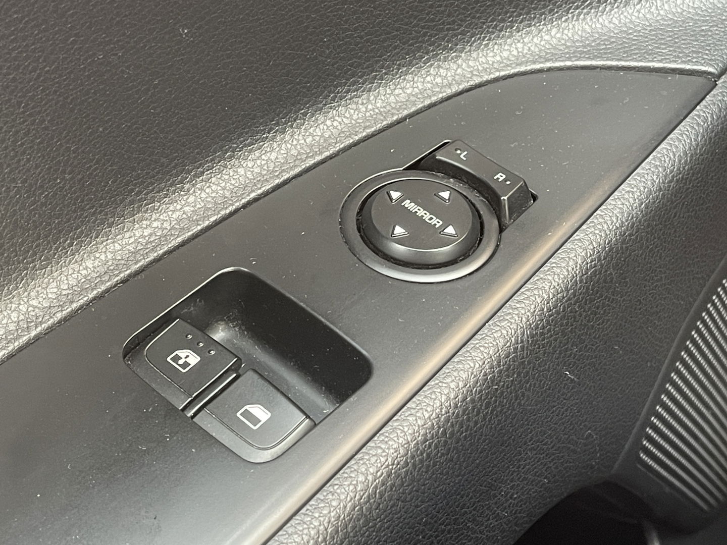 Kia Rio 1.0 TGDI ComfortPlusLine Navigator | Dealer Onderhouden! | Apple Carplay | Android Auto | Camera | Navigatie | DAB | Isofix | Parkeersensoren | LED | Multifunctioneel Stuurwiel |