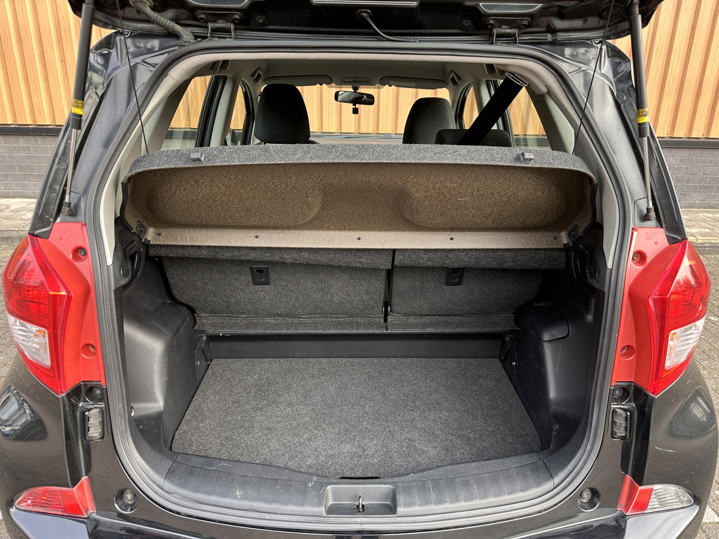 Subaru Trezia 1.3 Luxury | 1e Eigenaar | Cruise Control | Parkeersensoren Achter | 16" Lichtmetaal | Airconditioning | Centrale Deurvergrendeling |