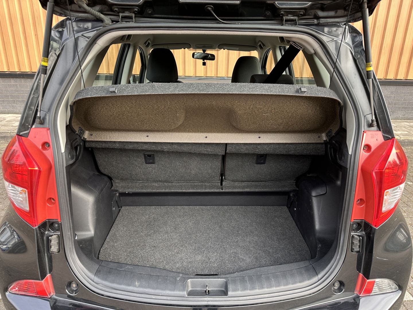 Subaru Trezia 1.3 Luxury | 1e Eigenaar | Cruise Control | Parkeersensoren Achter | 16" Lichtmetaal | Airconditioning | Centrale Deurvergrendeling |