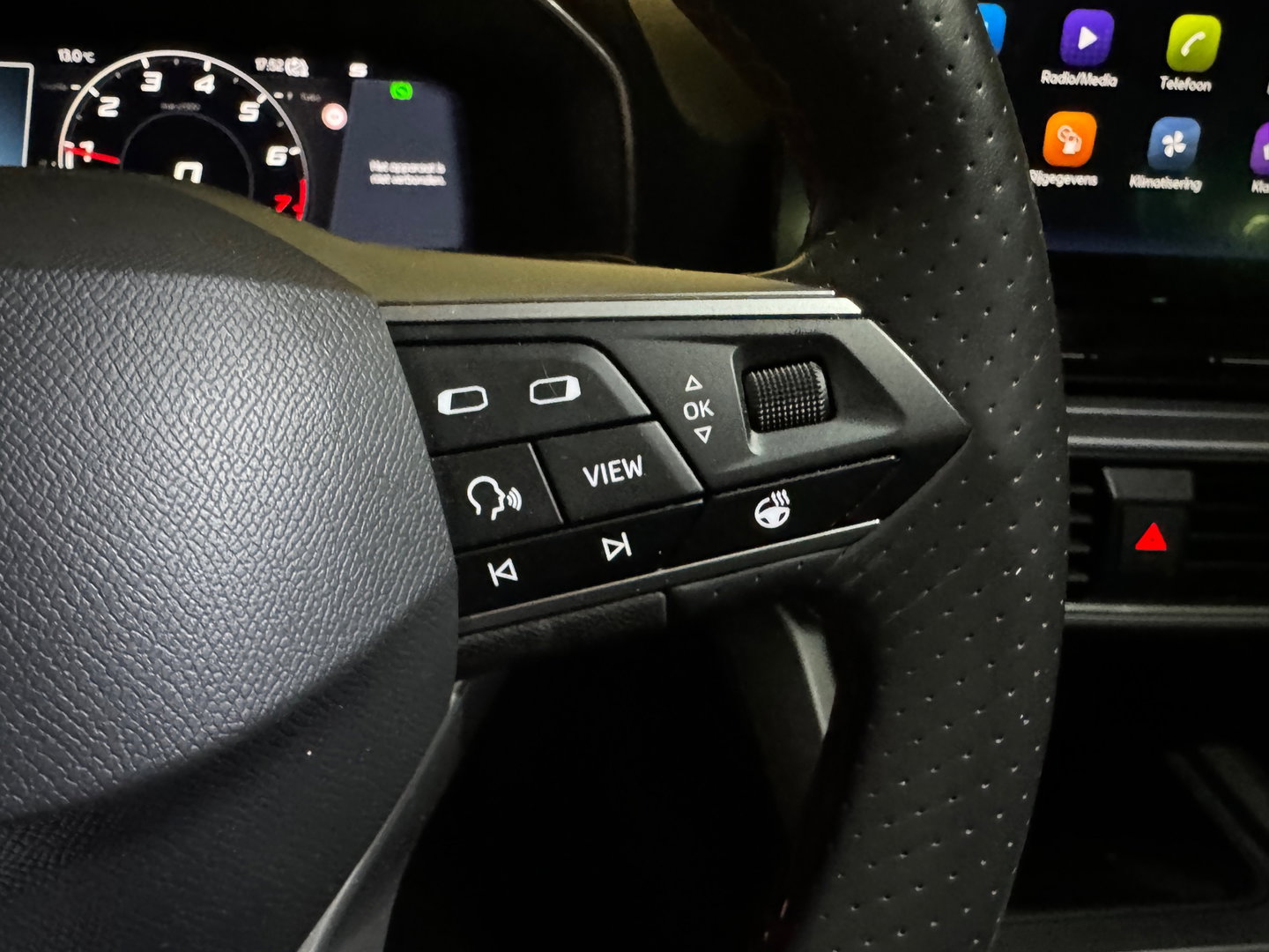 SEAT Leon 1.5 eTSI FR Launch Pano|Keyless|Sfeer|Dodehoek|VOL