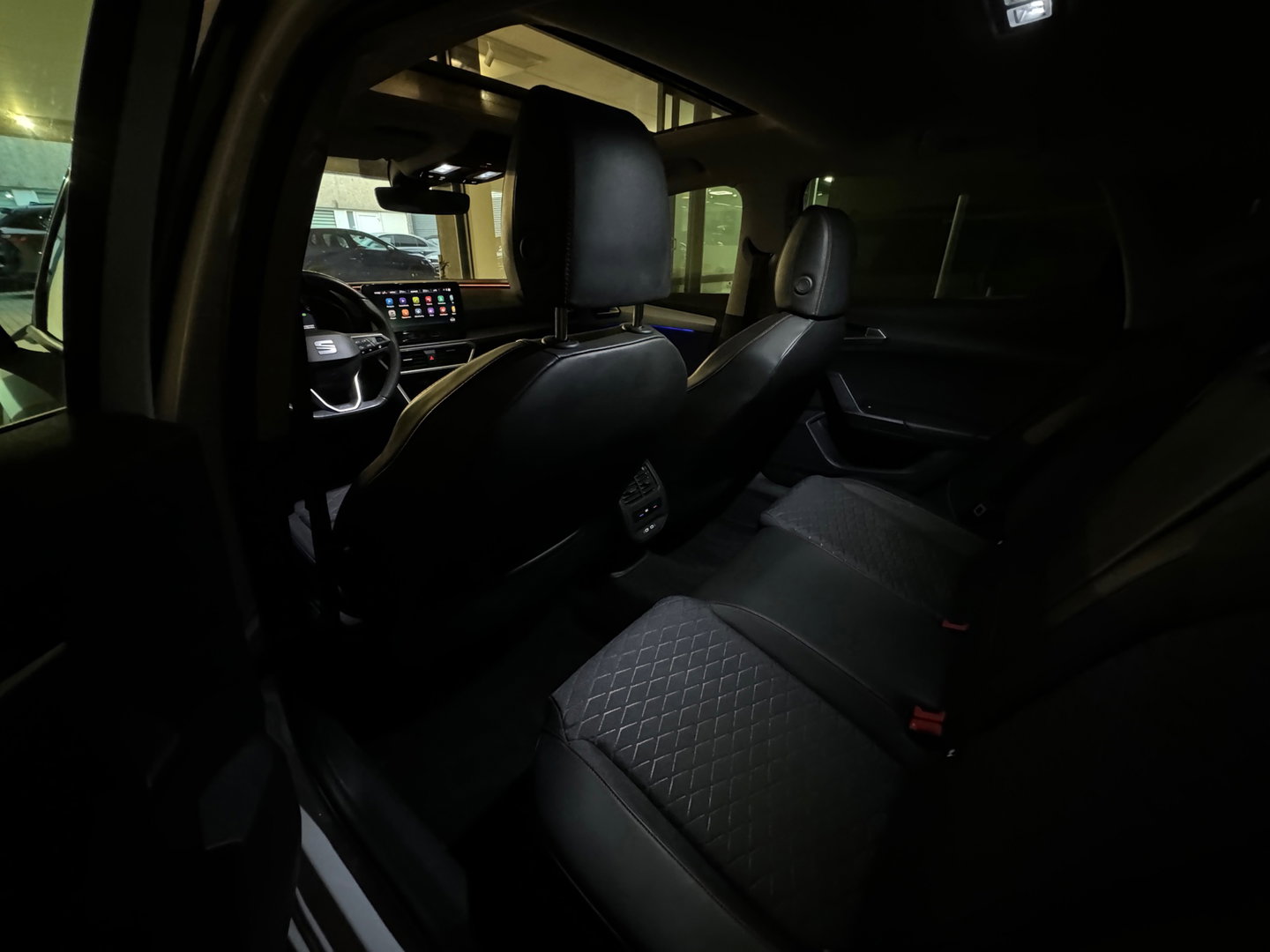 SEAT Leon 1.5 eTSI FR Launch Pano|Keyless|Sfeer|Dodehoek|VOL