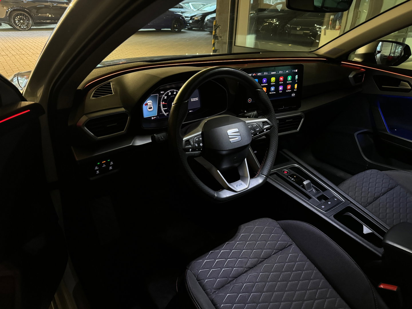 SEAT Leon 1.5 eTSI FR Launch Pano|Keyless|Sfeer|Dodehoek|VOL