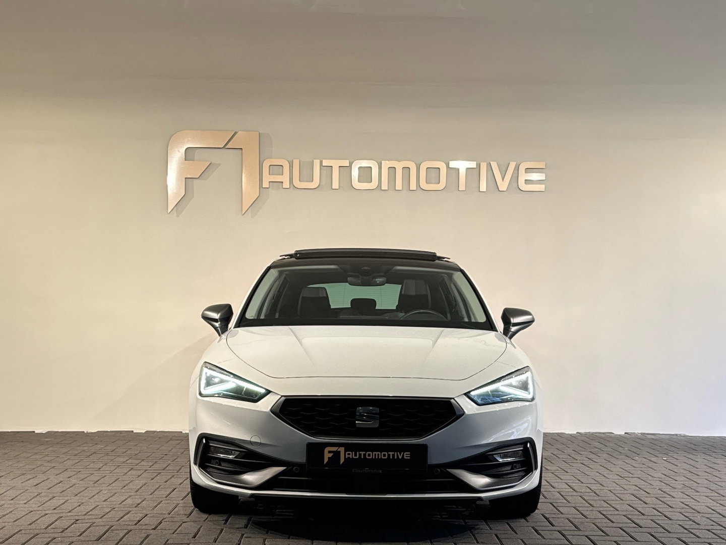 SEAT Leon 1.5 eTSI FR Launch Pano|Keyless|Sfeer|Dodehoek|VOL