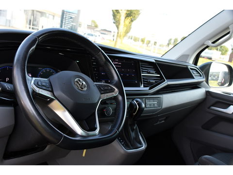 Volkswagen Transporter 2.0 TDI L2H1 30 DC Bulli Virtual, Carplay, Camera, LED, 150pk, 2 x Schuifdeur, Automaat, Trekhaak, Uniek!