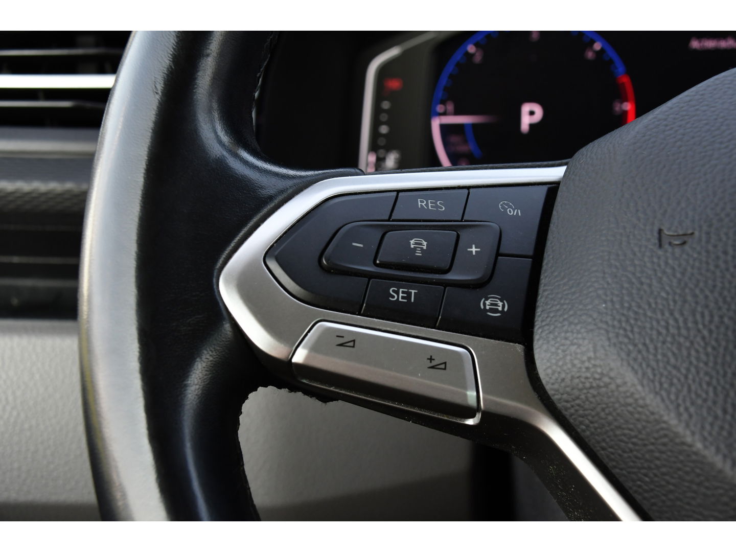 Volkswagen Transporter 2.0 TDI L2H1 30 DC Bulli Virtual, Carplay, Camera, LED, 150pk, 2 x Schuifdeur, Automaat, Trekhaak, Uniek!