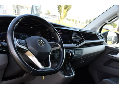 Volkswagen Transporter 2.0 TDI L2H1 30 DC Bulli Virtual, Carplay, Camera, LED, 150pk, 2 x Schuifdeur, Automaat, Trekhaak, Uniek!
