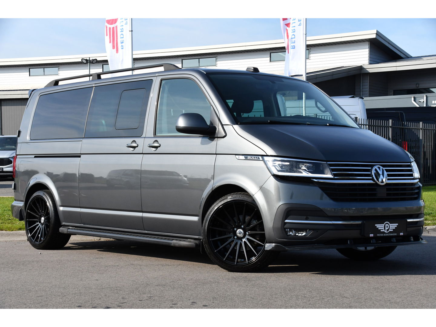 Volkswagen Transporter 2.0 TDI L2H1 30 DC Bulli Virtual, Carplay, Camera, LED, 150pk, 2 x Schuifdeur, Automaat, Trekhaak, Uniek!