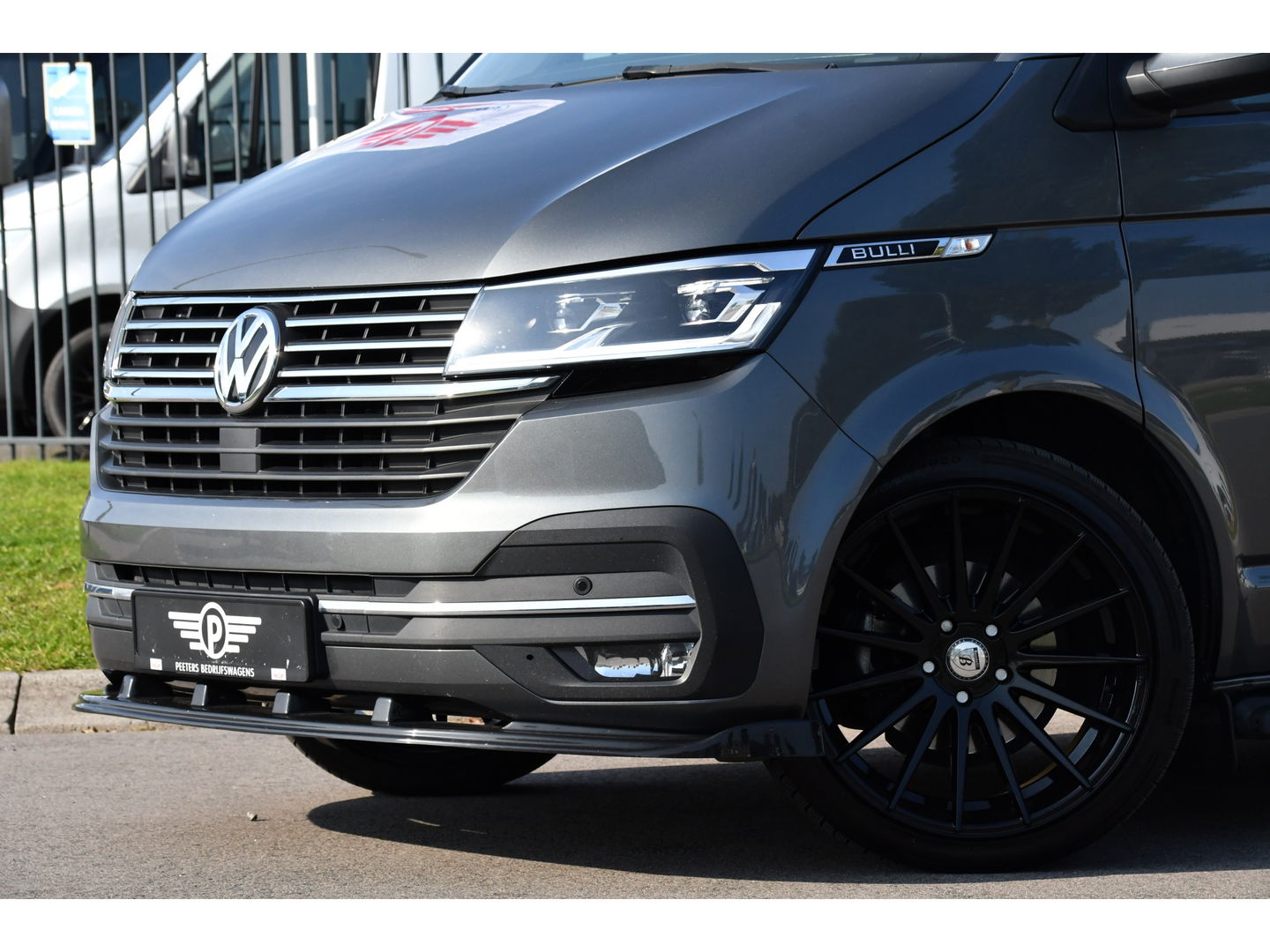 Volkswagen Transporter 2.0 TDI L2H1 30 DC Bulli Virtual, Carplay, Camera, LED, 150pk, 2 x Schuifdeur, Automaat, Trekhaak, Uniek!