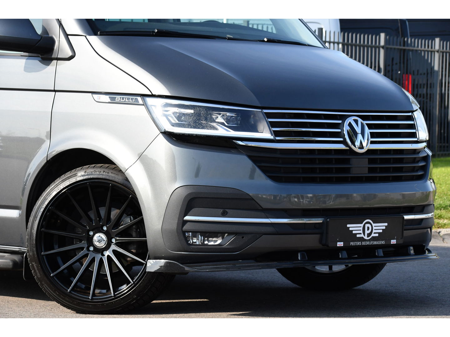 Volkswagen Transporter 2.0 TDI L2H1 30 DC Bulli Virtual, Carplay, Camera, LED, 150pk, 2 x Schuifdeur, Automaat, Trekhaak, Uniek!