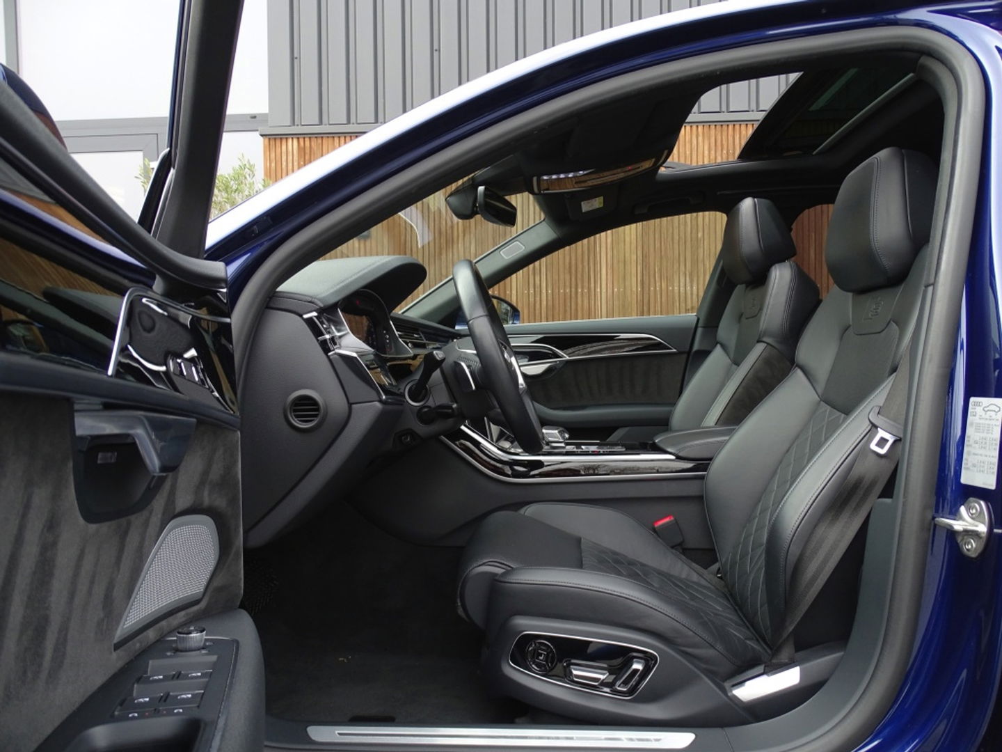 Audi A8 60 TFSIe 449PK Quattro / B&O / Laser / Massage