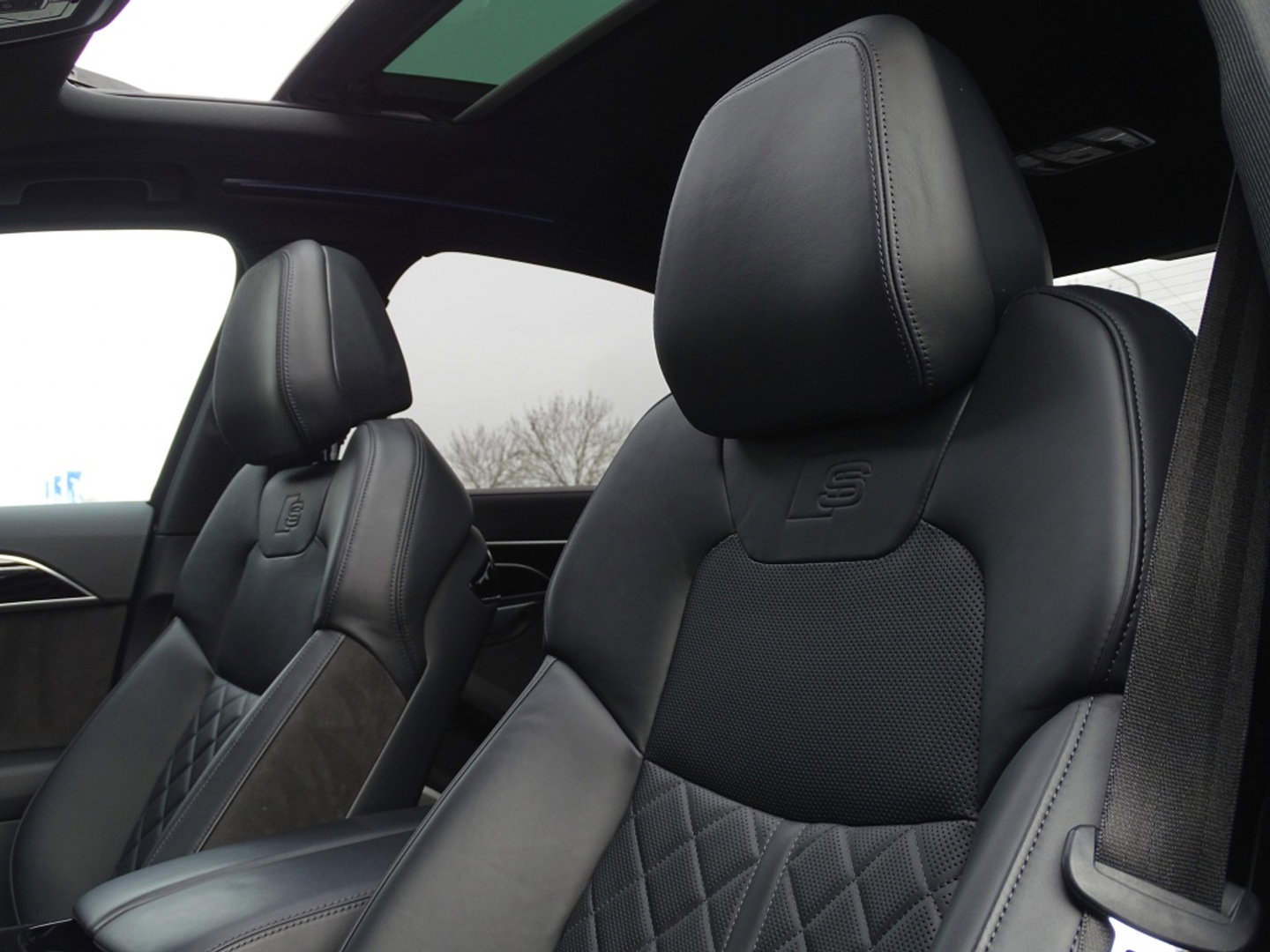 Audi A8 60 TFSIe 449PK Quattro / B&O / Laser / Massage