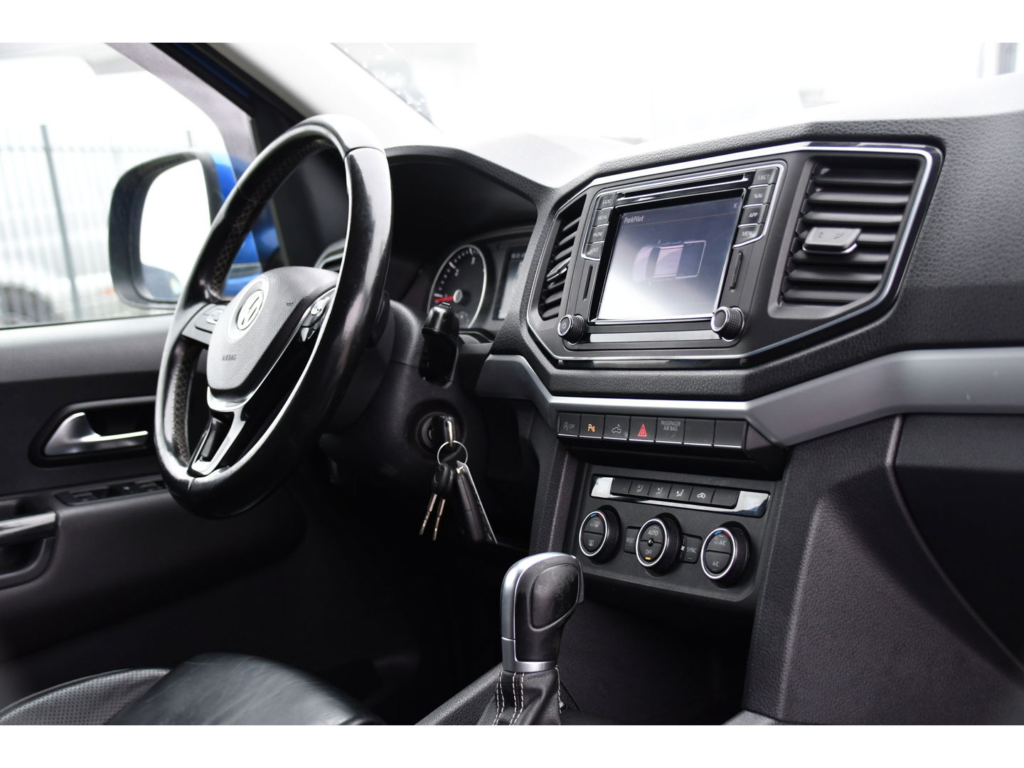 Volkswagen Amarok 3.0 V6 TDI 4Motion DC Highline Camera, Cruise, Carplay, Stoelverwarming, Leder, LED, 4x4, Automaat, 225pk, 3300kg Trekhaak, Uniek!