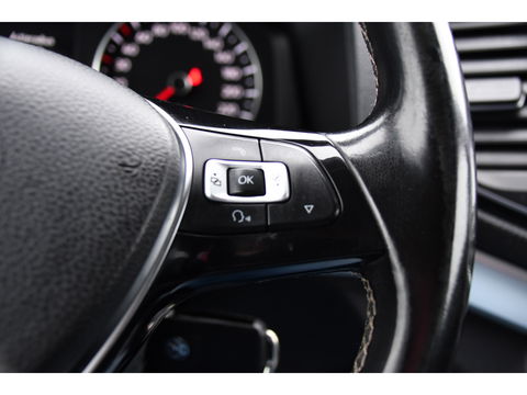 Volkswagen Amarok 3.0 V6 TDI 4Motion DC Highline Camera, Cruise, Carplay, Stoelverwarming, Leder, LED, 4x4, Automaat, 225pk, 3300kg Trekhaak, Uniek!