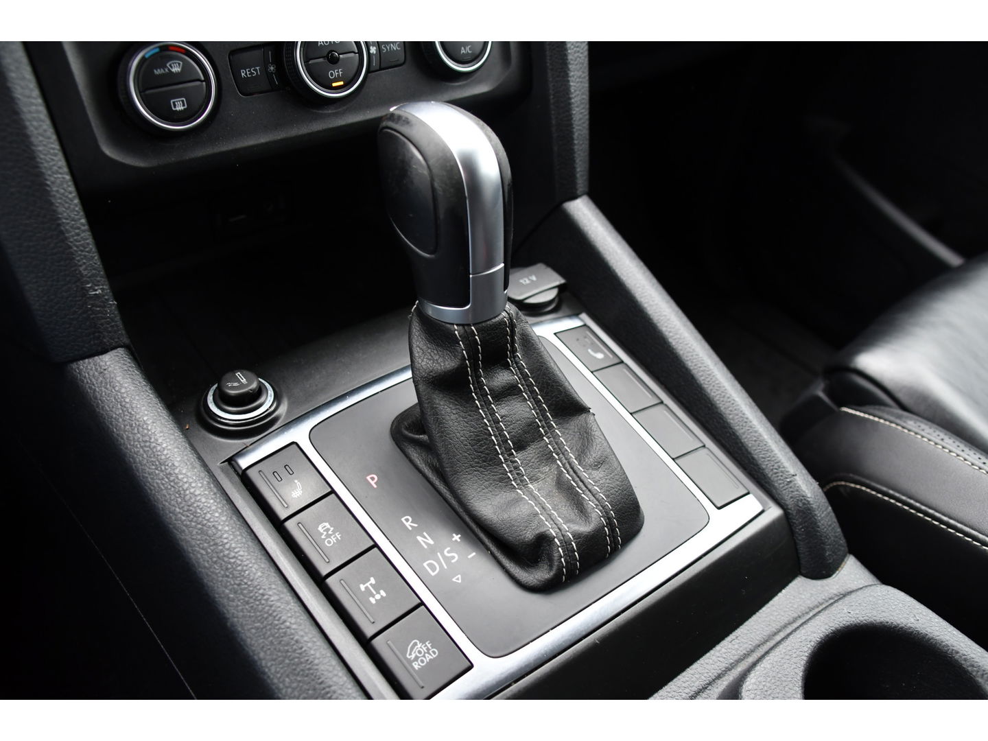 Volkswagen Amarok 3.0 V6 TDI 4Motion DC Highline Camera, Cruise, Carplay, Stoelverwarming, Leder, LED, 4x4, Automaat, 225pk, 3300kg Trekhaak, Uniek!