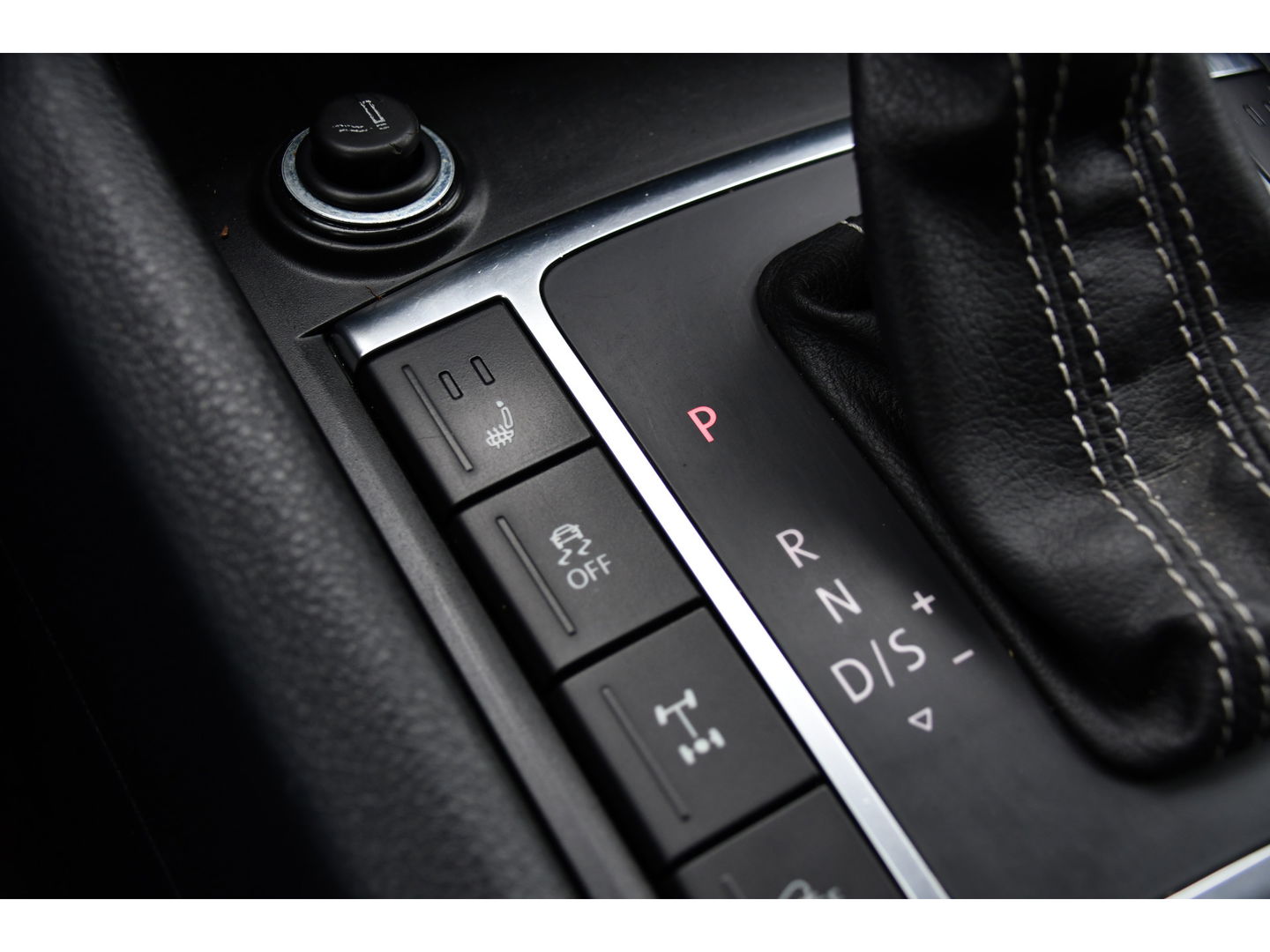 Volkswagen Amarok 3.0 V6 TDI 4Motion DC Highline Camera, Cruise, Carplay, Stoelverwarming, Leder, LED, 4x4, Automaat, 225pk, 3300kg Trekhaak, Uniek!