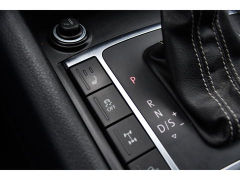 Volkswagen Amarok 3.0 V6 TDI 4Motion DC Highline Camera, Cruise, Carplay, Stoelverwarming, Leder, LED, 4x4, Automaat, 225pk, 3300kg Trekhaak, Uniek!