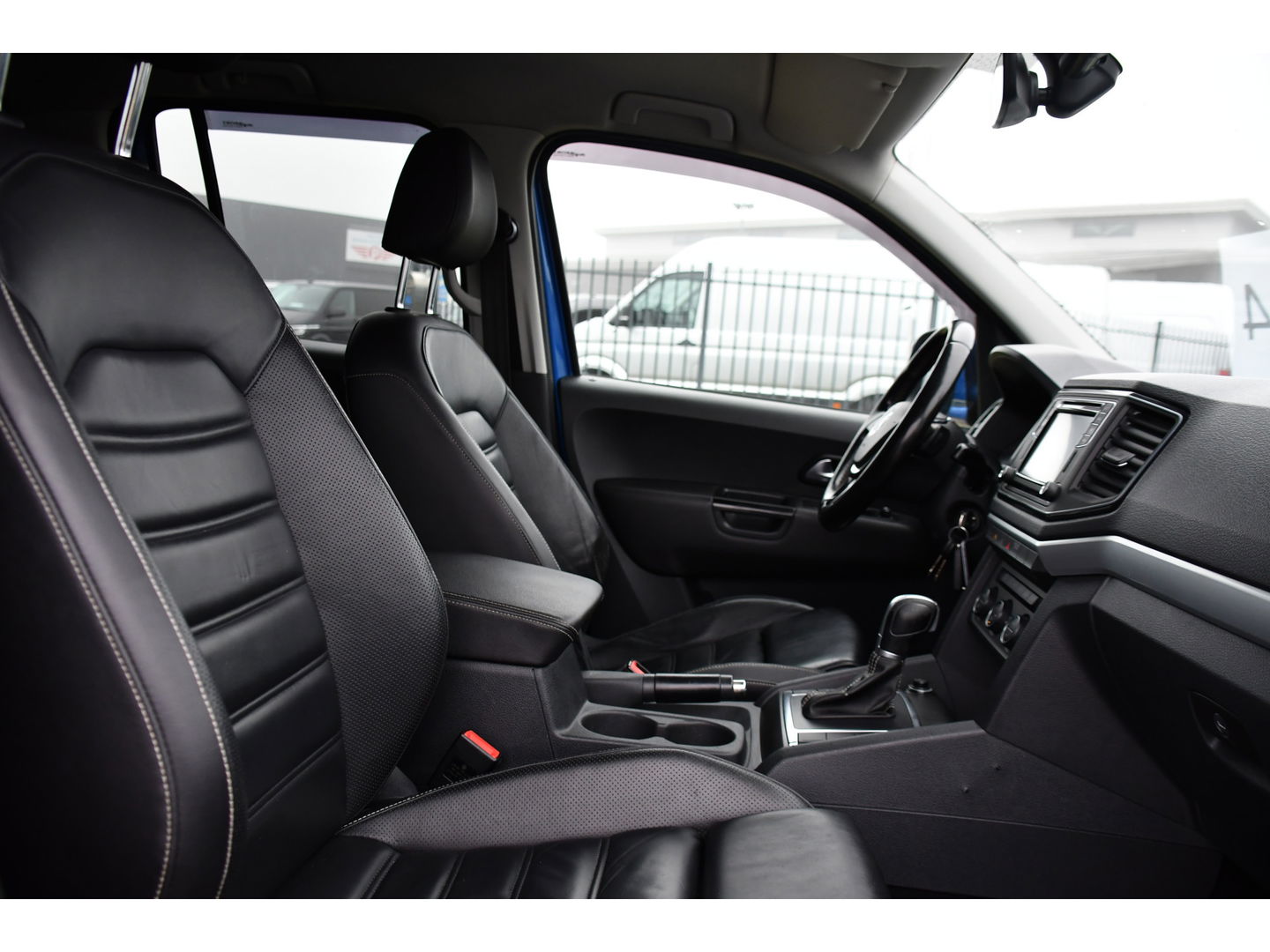 Volkswagen Amarok 3.0 V6 TDI 4Motion DC Highline Camera, Cruise, Carplay, Stoelverwarming, Leder, LED, 4x4, Automaat, 225pk, 3300kg Trekhaak, Uniek!