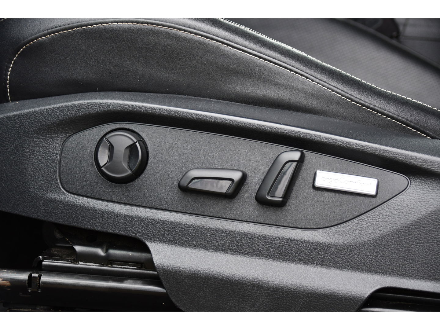 Volkswagen Amarok 3.0 V6 TDI 4Motion DC Highline Camera, Cruise, Carplay, Stoelverwarming, Leder, LED, 4x4, Automaat, 225pk, 3300kg Trekhaak, Uniek!