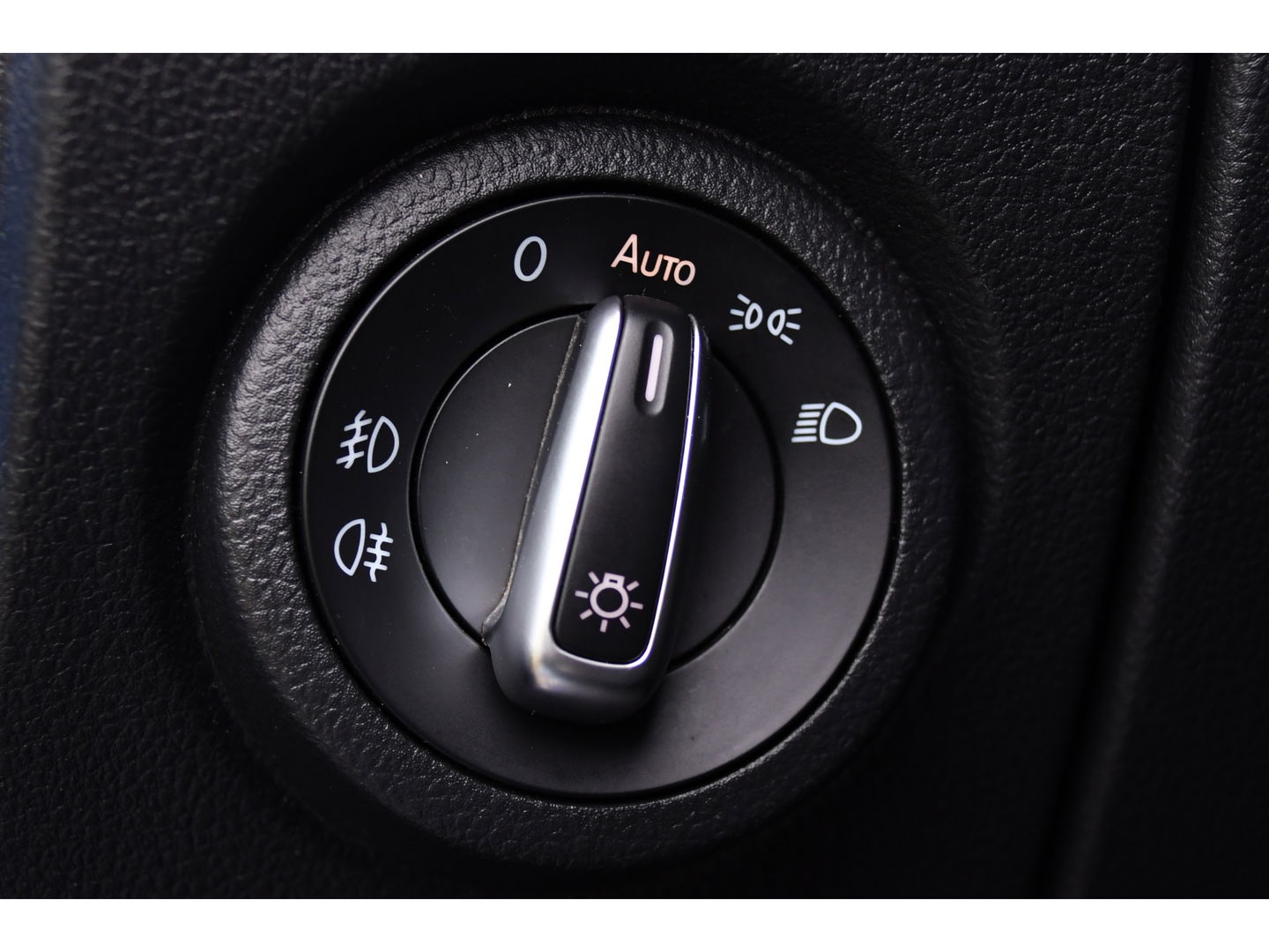 Volkswagen Amarok 3.0 V6 TDI 4Motion DC Highline Camera, Cruise, Carplay, Stoelverwarming, Leder, LED, 4x4, Automaat, 225pk, 3300kg Trekhaak, Uniek!