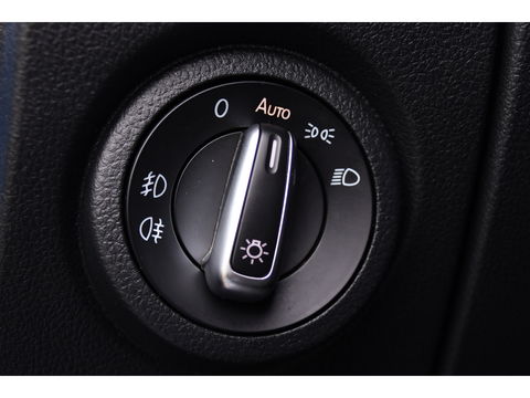 Volkswagen Amarok 3.0 V6 TDI 4Motion DC Highline Camera, Cruise, Carplay, Stoelverwarming, Leder, LED, 4x4, Automaat, 225pk, 3300kg Trekhaak, Uniek!