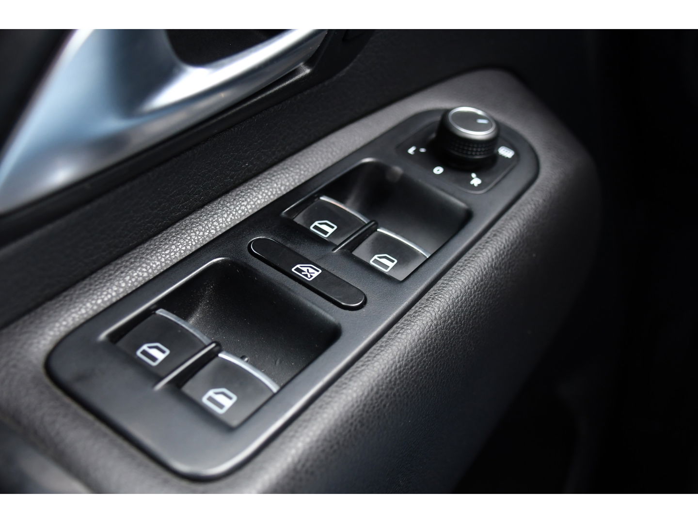 Volkswagen Amarok 3.0 V6 TDI 4Motion DC Highline Camera, Cruise, Carplay, Stoelverwarming, Leder, LED, 4x4, Automaat, 225pk, 3300kg Trekhaak, Uniek!