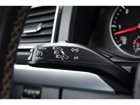 Volkswagen Amarok 3.0 V6 TDI 4Motion DC Highline Camera, Cruise, Carplay, Stoelverwarming, Leder, LED, 4x4, Automaat, 225pk, 3300kg Trekhaak, Uniek!