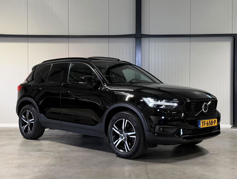 Volvo XC40 2.0 T4 191PK R-Design Pano Trekhaak Camera Leer