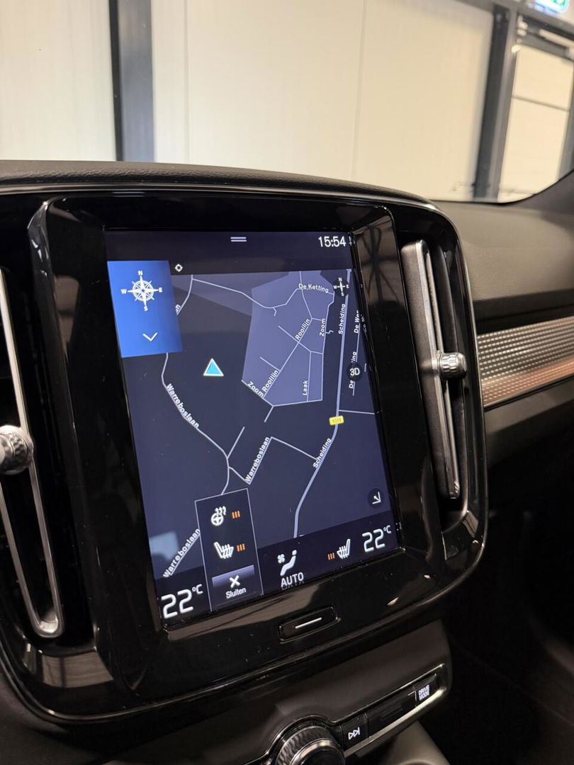 Volvo XC40 2.0 T4 191PK R-Design Pano Trekhaak Camera Leer