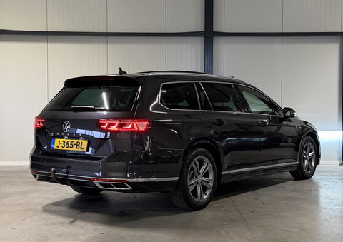 Volkswagen Passat Variant Volkswagen Passat 1.6 TDI R-line Pano Virtual Trekhaak NAP