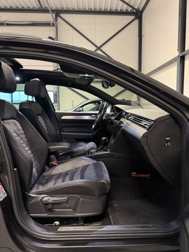 Volkswagen Passat Variant Volkswagen Passat 1.6 TDI R-line Pano Virtual Trekhaak NAP