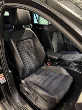 Volkswagen Passat Variant Volkswagen Passat 1.6 TDI R-line Pano Virtual Trekhaak NAP