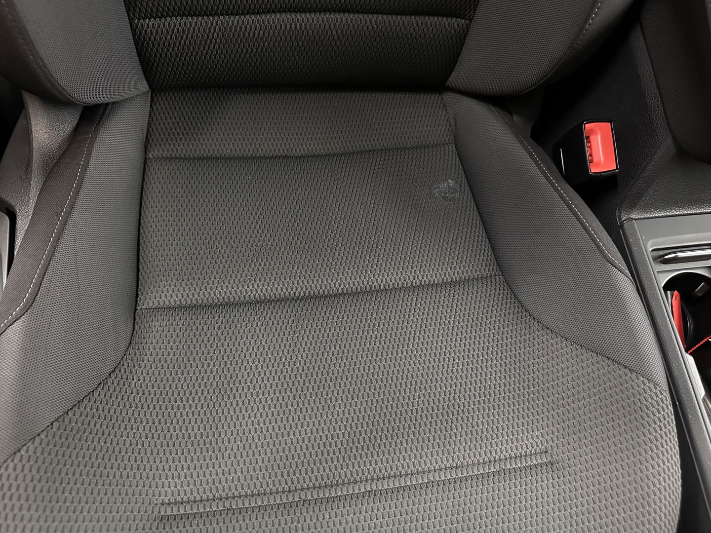 Volkswagen e-Golf {SOH-88%} (INCL-BTW) *HEATPUMP | ADAPTIVE-CRUISE | FULL-LED | DIGI-COCKPIT | NAVI-FULLMAP | CAMERA | KEYLESS | ECC | CCS-FASTLOADER | PDC | 16''ALU*