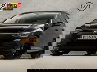 Volkswagen Golf - 1.0 TSI Sport (APPLE CARPLAY, GROOT NAVI, SFEERVERLICHTING, KEYLESS, PARKEERSENSOREN, SPORTSTOELEN, LM VELGEN, GETINT GLAS, NIEUWSTAAT)